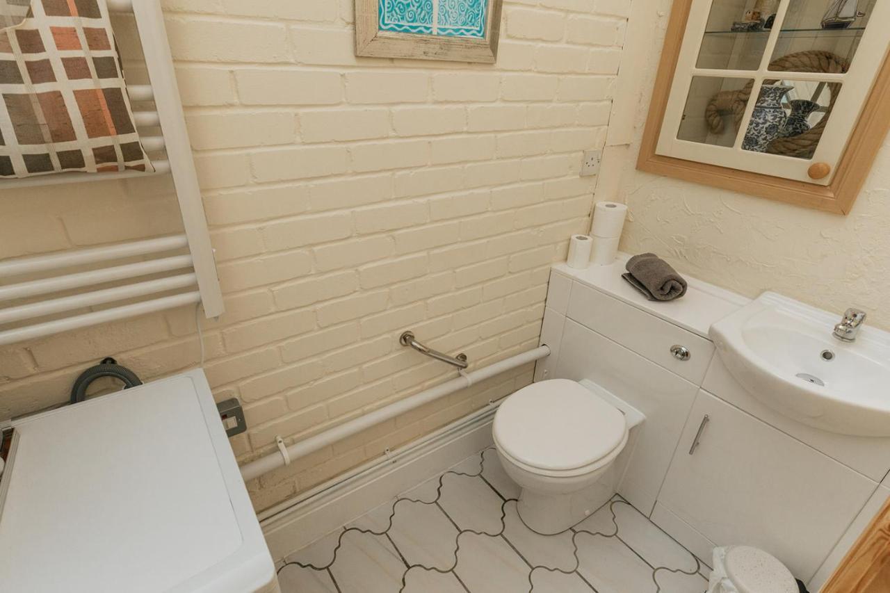Willow Cottage - Cost 3 Bed Cottage In Penrhyn Bay With Sea Views With Access To Snowdonia Рос-он-Си Экстерьер фото