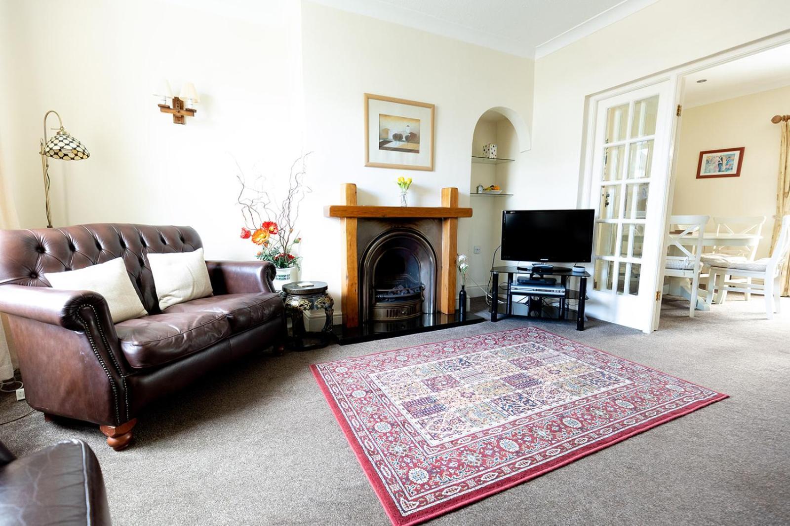 Willow Cottage - Cost 3 Bed Cottage In Penrhyn Bay With Sea Views With Access To Snowdonia Рос-он-Си Экстерьер фото